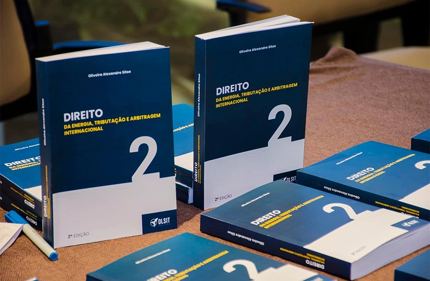Exemplares da obra Direito da Energia, Tributação e Arbitragem Internacional